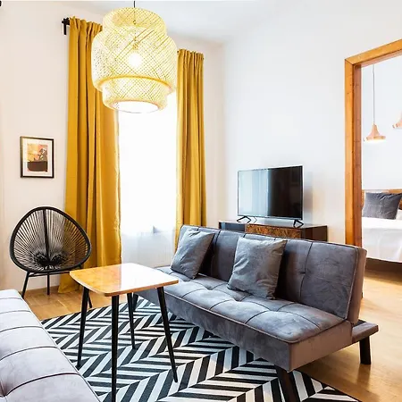 Lupolo Apartment *