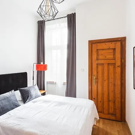 Lupolo Apartament *